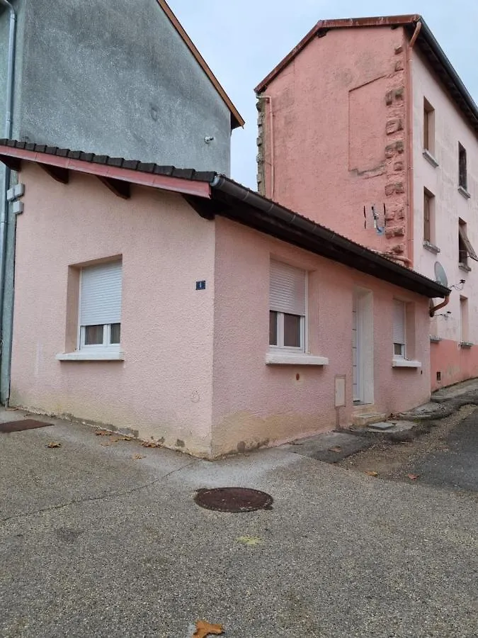 Agréable maisonnette à proximité du centre-ville Oyonnax