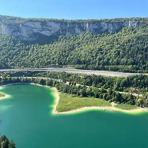 Lumineux, Centre-ville D'oyonnax, A 2 Pas Des Lacs Oyonnax